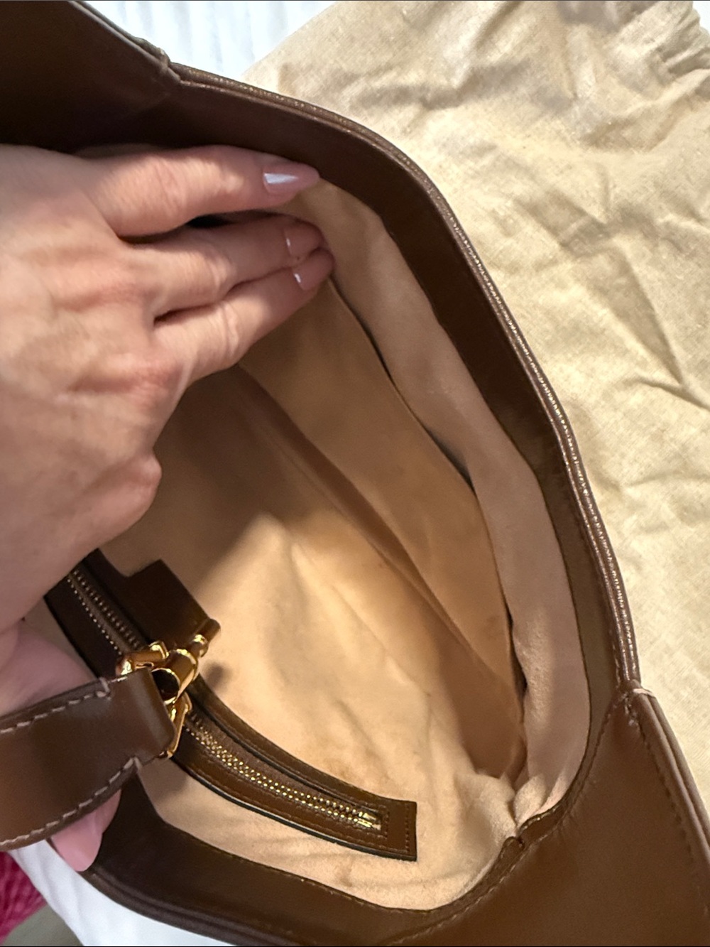 Gucci Brown GG Supreme Shoulder Bag with Green-Red Web - Picture 11 of 16